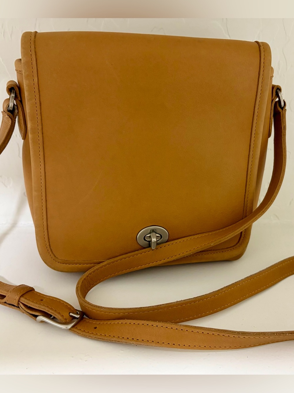 Vintage Coach Saddle Crossbody Legacy Flap Messenger